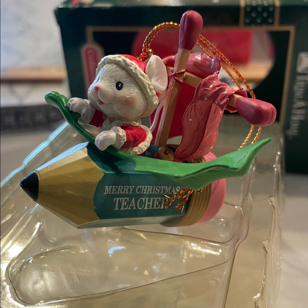 Trim a Tree, Vintage Mouse on a Pencil Plane “Merry Christmas Teacher”